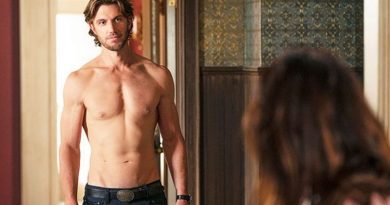 Adam Demos nud0 integrale in Sex/Life la serie Netflix