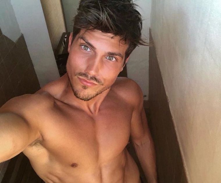 Daniele Dal Moro nudo foto hot del concorrente del Gf Vip