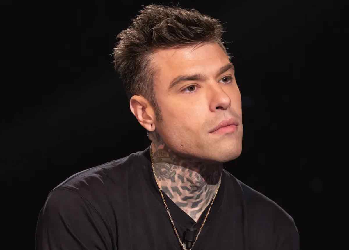 Fedez Ricoverato In Ospedale D'urgenza Gravi Problemi Allo Stomaco ...