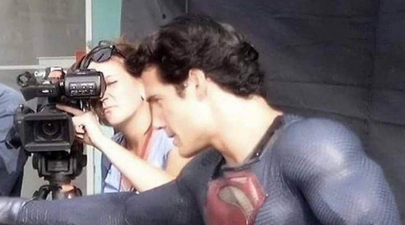 Henry Cavill quando ha fatto Superman era super in tutto: il rigonfiamento