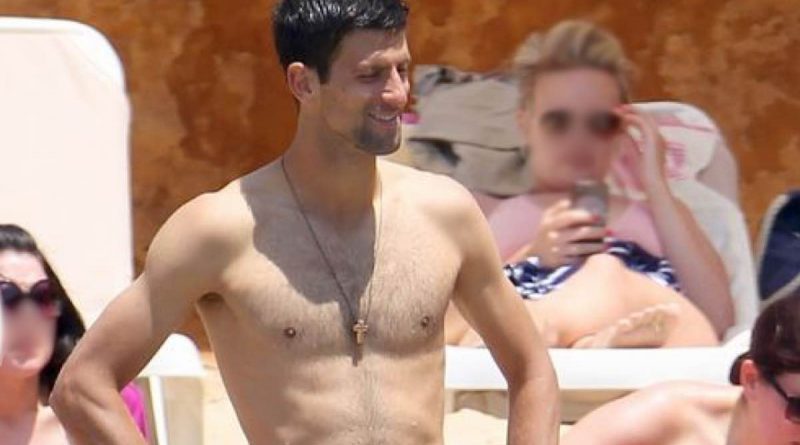 Novak Djokovic ci regala una foto al mare dove spunta il suo "talento"