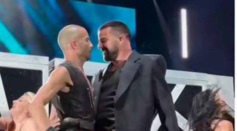 Ricky Martin fa furore al Los Angeles gay pride mentre ballo appiccicato al suo ballerino