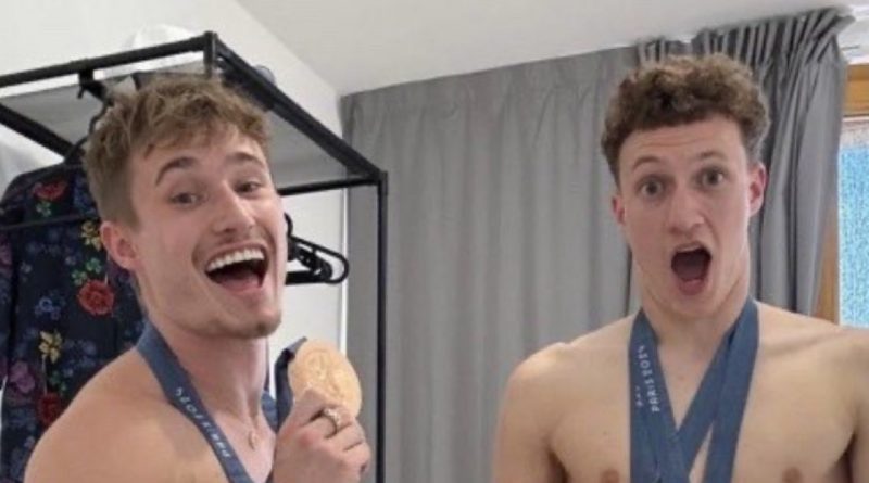 Jack Laugher e Noah Williams festeggiano le loro medaglie su OF!