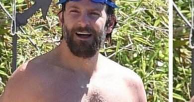 Bradley Cooper è stato visto in Costiera Amalfitana: costume nero e fisico da sballo