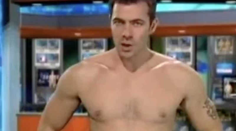 Vi ricordate le Naked News degli anni 2000 in America? Gli uomini davano le notizie così