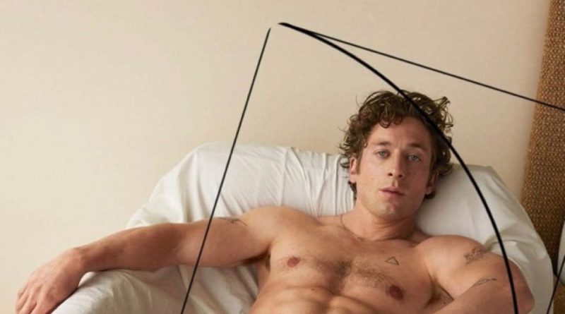 Jeremy Allen White il tronchetto dell'attore è curvo, tesi a prova di goniometro