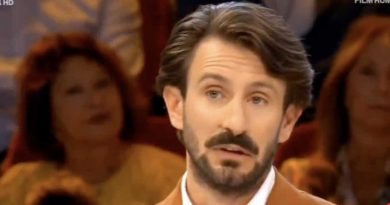 Il concorrente di Affari Tuoi a De Martino:"Stefano io c'ho voglia", la risposta epica