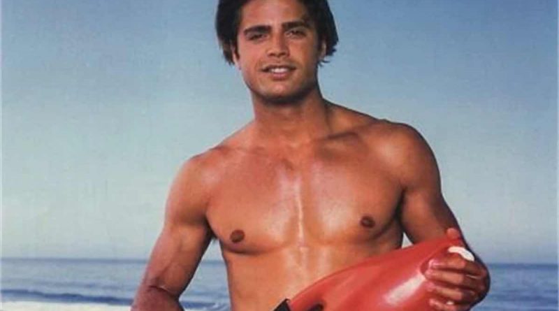 Com'è diventato oggi David Charvet il bagnino di Baywatch: ti sorprenderai!