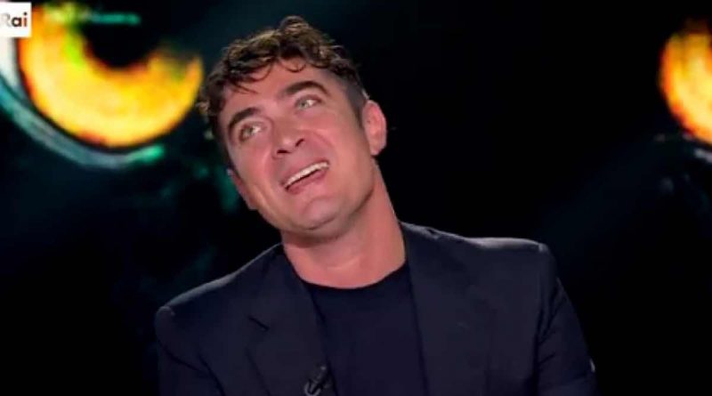 Riccardo Scamarcio Belve e quella scena in cui gli si mosse il durello