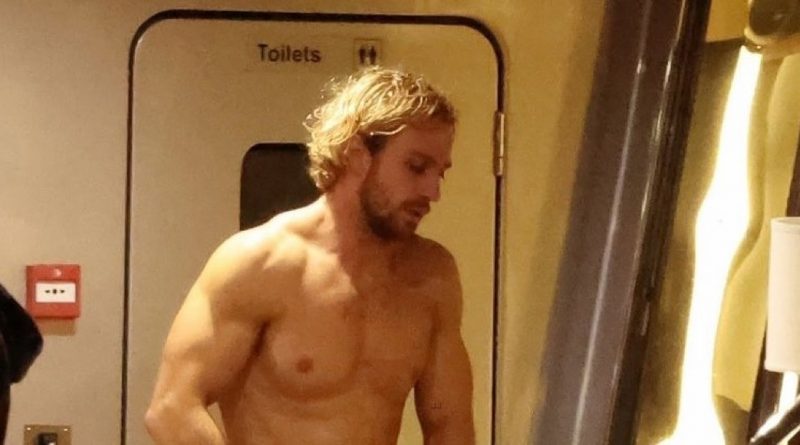 Aaron Taylor-Johnson e la nuova foto del suo talento molo grande