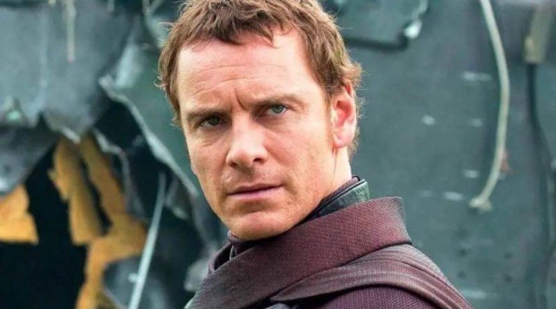 Michael Fassbender in una scena cult dove mostra il talento