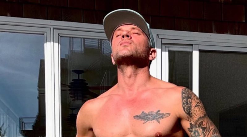 Ryan Phillipe prende il sole a dicembre e ci mostra un fisico bellissimo