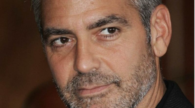 George Clooney si tinge i capelli e abbandona il brizzolato, perchè questa scelta?