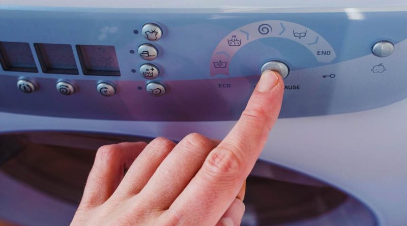 il pulsante per vestiti non stropicciati